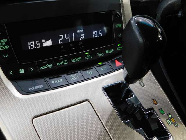 トヨタ アルファード ２．４ ２４０Ｓ タイプゴールド H25年 (近畿) 99