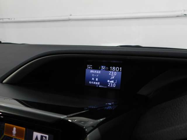 トヨタ ヴォクシー １．８ ハイブリッド ＺＳ 煌ＩＩ H29年 (近畿) 99