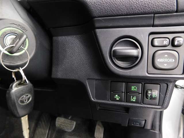 トヨタ カローラアクシオ １．５Ｘ H28年 (近畿) 99