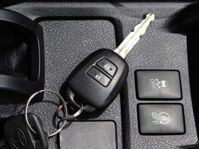 トヨタ カローラアクシオ １．５Ｘ H28年 (近畿) 99