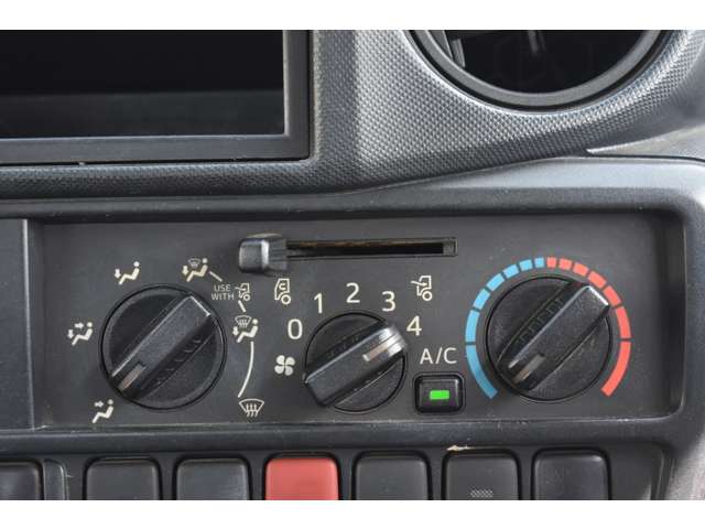 日野自動車 デュトロ ４．０ＤＴ H25年 (近畿) 99