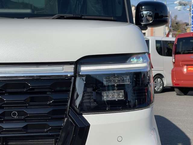 ホンダ Ｎ　ＢＯＸ カスタム ６６０ ブラック スタイル R8年 (中国) 99