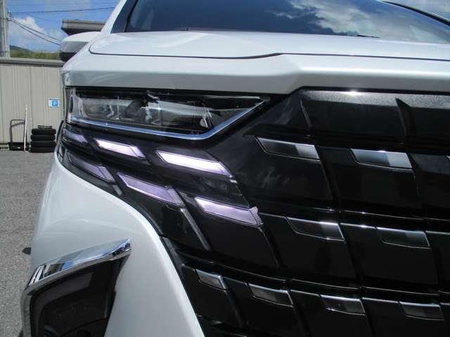 トヨタ アルファード ２．５ Ｚ R7年 (中国) 99