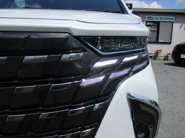 トヨタ アルファード ２．５ Ｚ R7年 (中国) 99