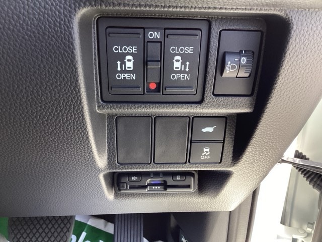 ホンダ ステップワゴン １．５ スパーダ R8年 (近畿) 99