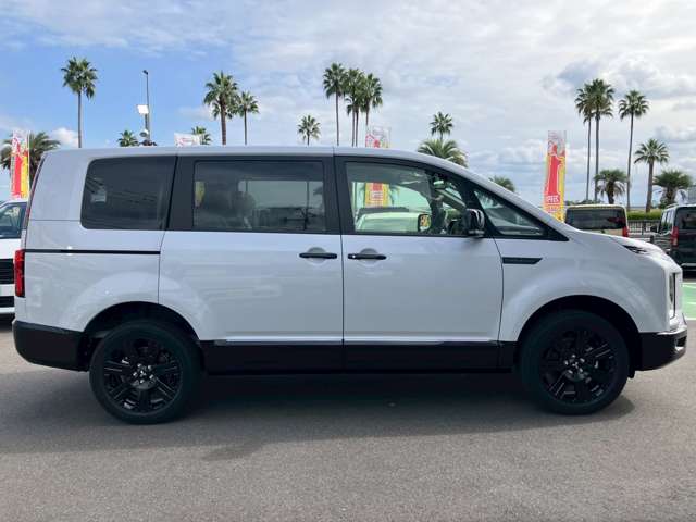 三菱 デリカ　Ｄ：５ ２．２ シャモニー 電動サイドステップ装着車 ディーゼルターボ ４ＷＤ R7年 (九州・沖縄) 99