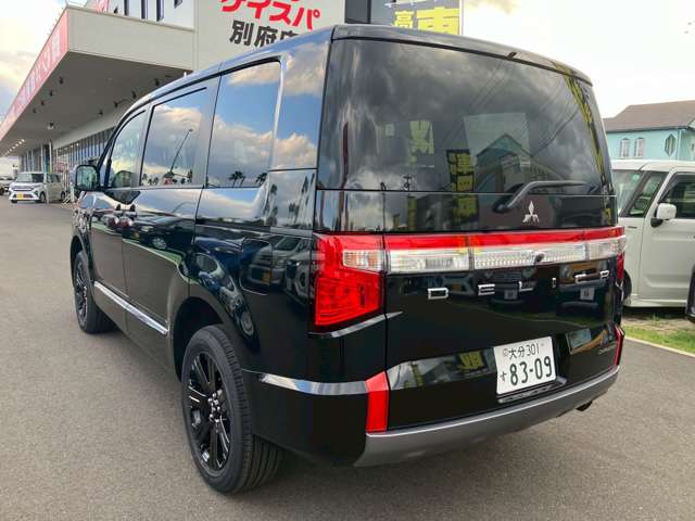 三菱 デリカ　Ｄ：５ ２．２ シャモニー 電動サイドステップ装着車 ディーゼルターボ ４ＷＤ R7年 (九州・沖縄) 99