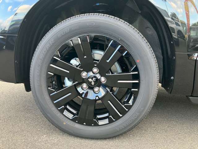 三菱 デリカ　Ｄ：５ ２．２ シャモニー 電動サイドステップ装着車 ディーゼルターボ ４ＷＤ R7年 (九州・沖縄) 99