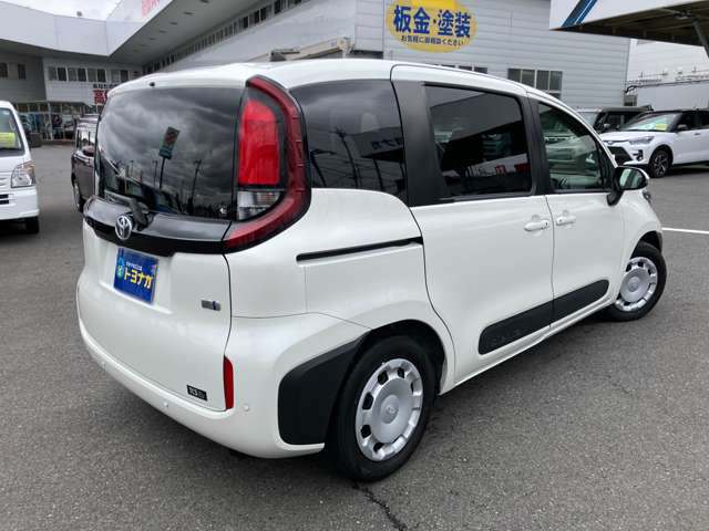 トヨタ シエンタ　ハイブリッド ハイブリッド １．５ Ｇ R4年 (関東) 99