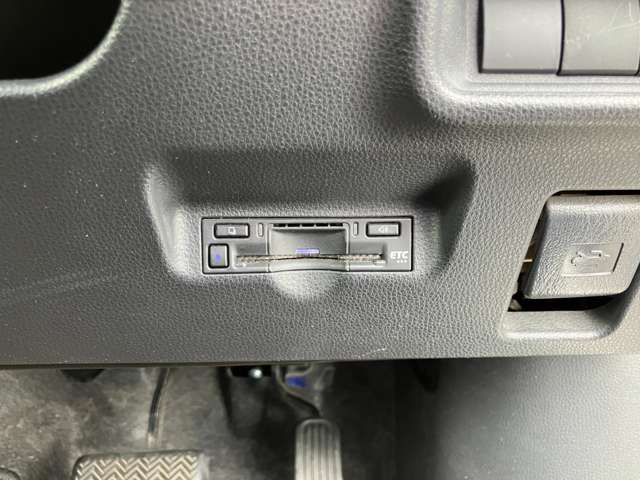 トヨタ シエンタ　ハイブリッド ハイブリッド １．５ Ｇ R4年 (関東) 99