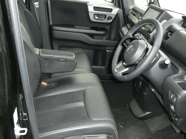 ホンダ Ｎ　ＢＯＸ カスタム ６６０ Ｌ ターボ スタイルプラス ブラック ４ＷＤ R4年 (関東) 99