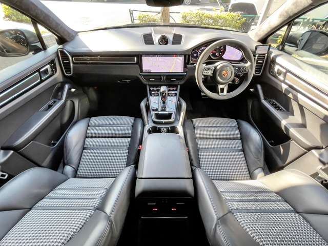ポルシェ カイエンクーペ ターボ ティプトロニックＳ ４ＷＤ R2年 (関東) 99