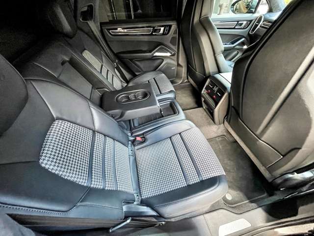 ポルシェ カイエンクーペ ターボ ティプトロニックＳ ４ＷＤ R2年 (関東) 99
