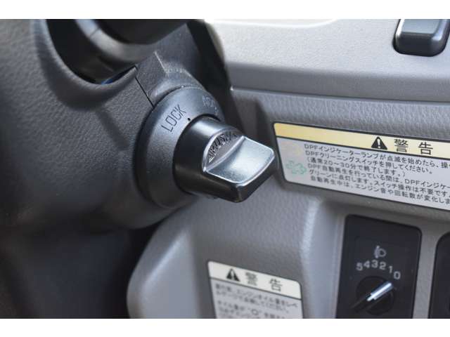 三菱フソウ キャンター ３．０ ダブルキャブ 全低床 ディーゼルターボ R3年 (近畿) 99
