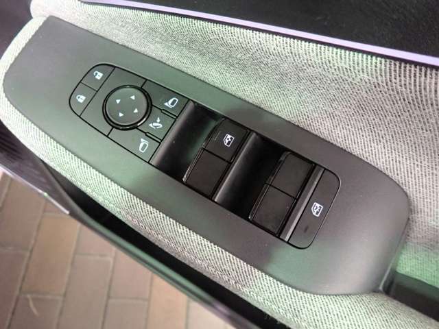 日産 ノートオーラ １．２ Ｇ レザーエディション R4年 (近畿) 99