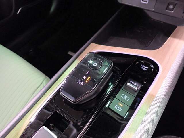 日産 ノートオーラ １．２ Ｇ レザーエディション R4年 (近畿) 99