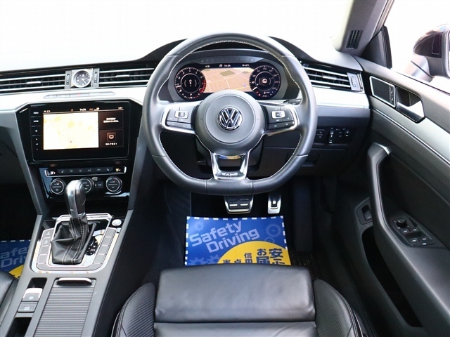 フォルクスワーゲン アルテオン ＴＳＩ ４モーション Ｒライン ４ＷＤ R1年 (関東) 99
