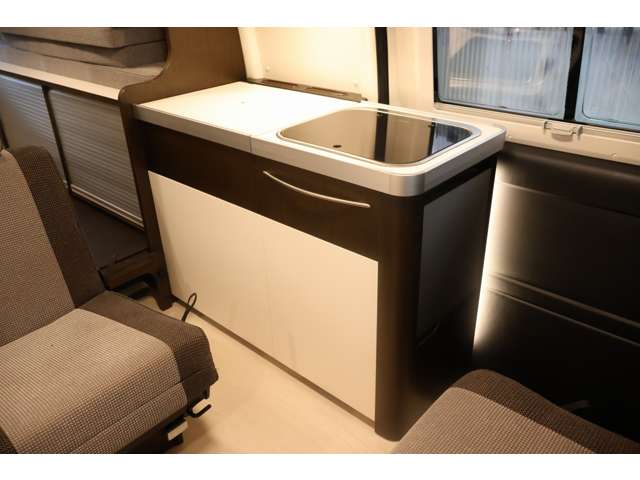 トヨタ ハイエースバン キャンピングカートイファクトリーバーデン R3年 (東北) 99