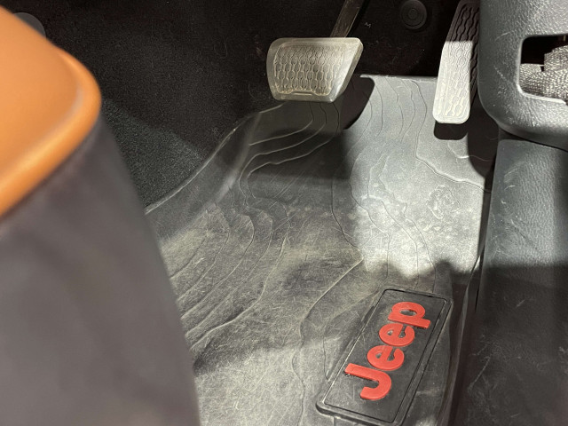 ジープ ラングラー　アンリミテッド アンリミテッド サハラ ３．６Ｌ ４ＷＤ R1年 (関東) 99