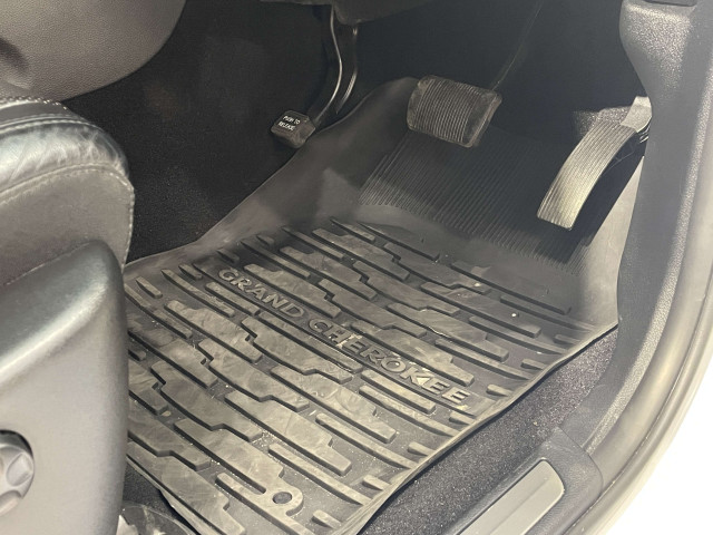 ジープ グランドチェロキー リミテッド ４ＷＤ R1年 (関東) 99