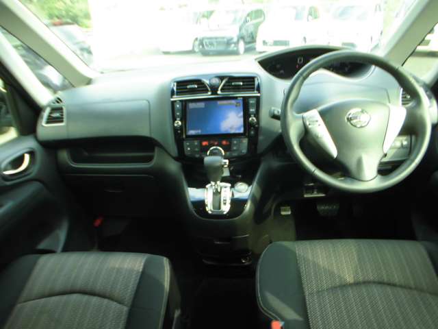 日産 セレナ ２．０ ハイウェイスター Ｖセレクション＋ＳＡＦＥＴＹ Ｓ－ＨＹＢＲＩＤ H27年 (東海) 99