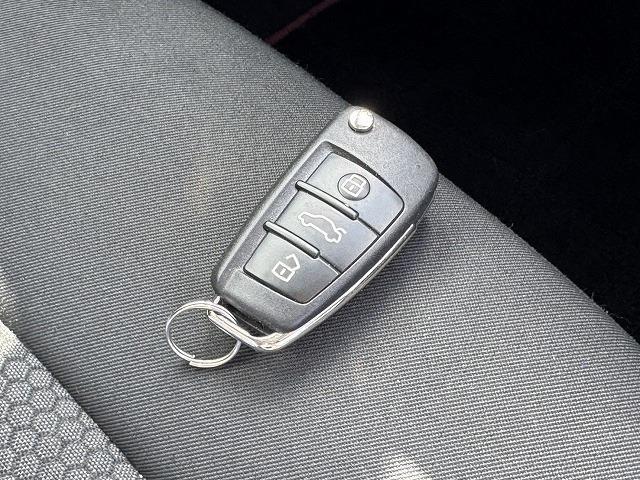 アウディ Ａ１ １．４　ＴＦＳＩ H26年 (近畿) 99