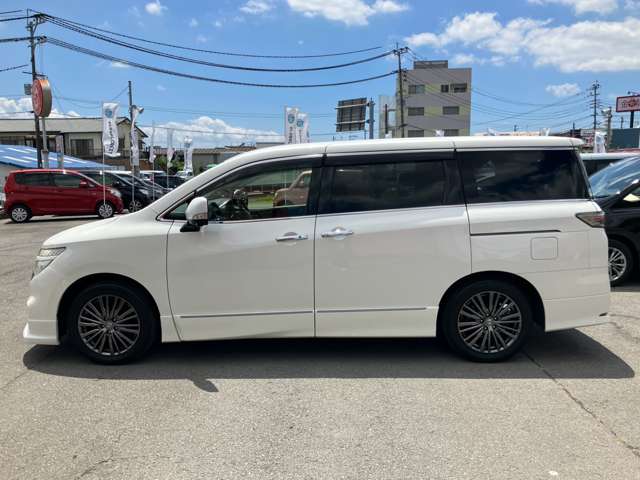 日産 エルグランド ２．５ ２５０ハイウェイスター アーバンクロム H27年 (九州・沖縄) 99