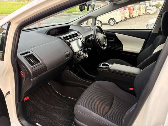トヨタ プリウスΑ １．８ Ｓ チューン ブラックＩＩ H28年 (近畿) 99