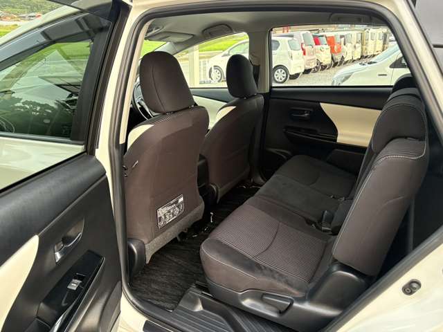 トヨタ プリウスΑ １．８ Ｓ チューン ブラックＩＩ H28年 (近畿) 99