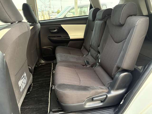 トヨタ プリウスΑ １．８ Ｓ チューン ブラックＩＩ H28年 (近畿) 99