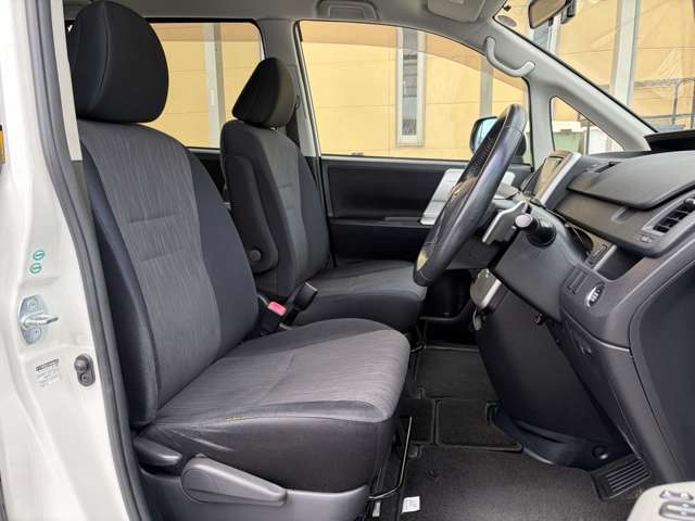 トヨタ ノア ２．０ ＳＩ H23年 (近畿) 99