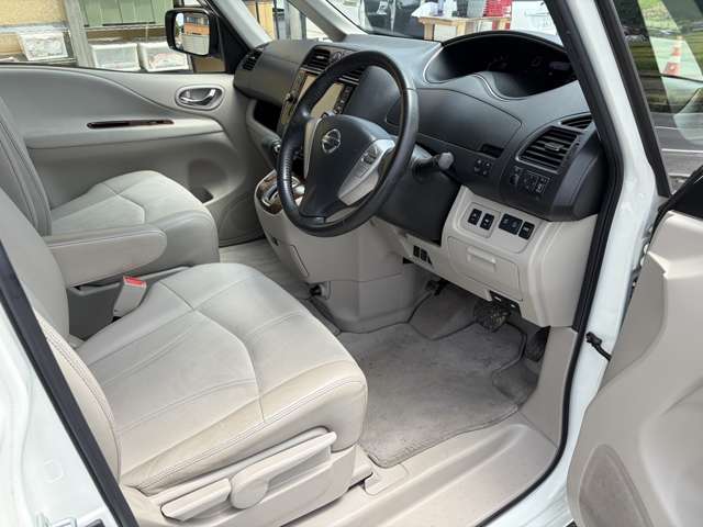 日産 セレナ ２．０ ２０Ｇ Ｓ－ＨＹＢＲＩＤ H27年 (近畿) 99