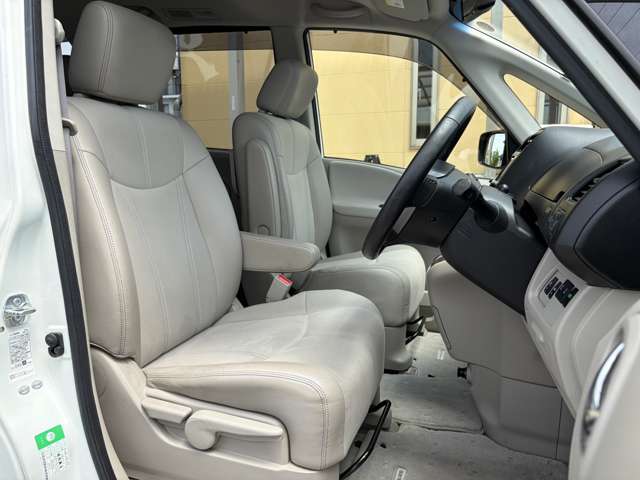 日産 セレナ ２．０ ２０Ｇ Ｓ－ＨＹＢＲＩＤ H27年 (近畿) 99