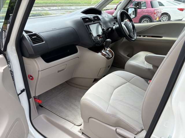 日産 セレナ ２．０ ２０Ｇ Ｓ－ＨＹＢＲＩＤ H27年 (近畿) 99