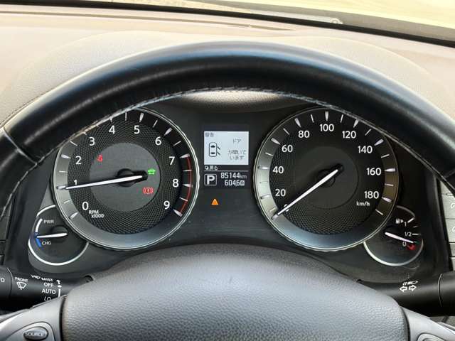 日産 フーガ　ハイブリッド ３．５ ＶＩＰ H28年 (近畿) 99