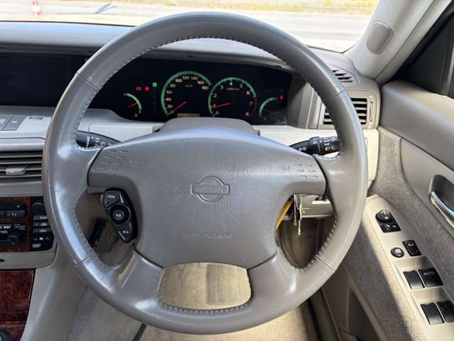 日産 セドリック ３．０ ３００ＬＶ プレミアムリミテッド H13年 (近畿) 99