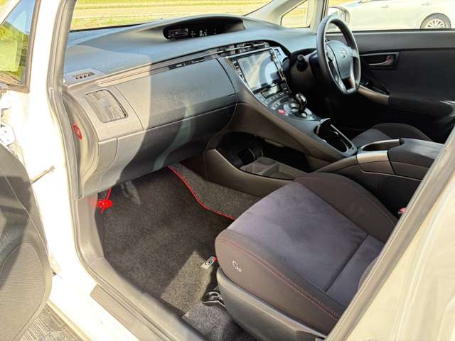 トヨタ プリウス １．８ Ｓ ツーリングセレクション Ｇ'Ｓ H26年 (近畿) 99