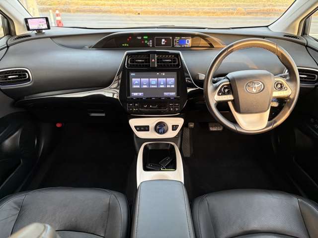 トヨタ プリウス １．８ Ａ プレミアム ツーリングセレクション Ｅ－ＦＯＵＲ ４ＷＤ H27年 (近畿) 99