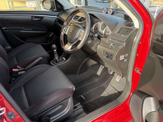 スズキ スイフト １．６ スポーツ H25年 (近畿) 99