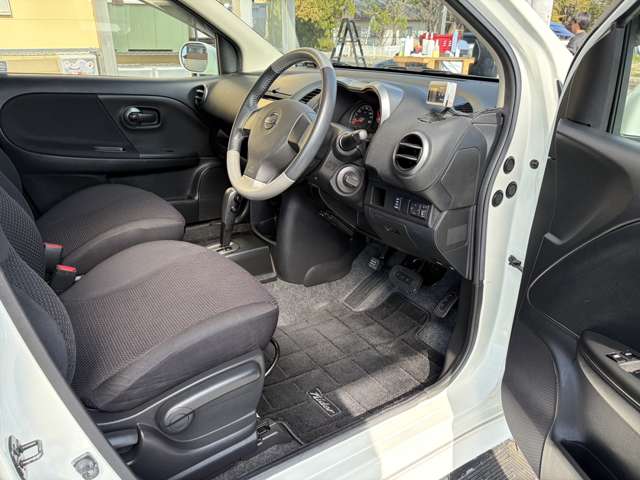 日産 ノート １．５ ライダー ４ＷＤ H19年 (近畿) 99