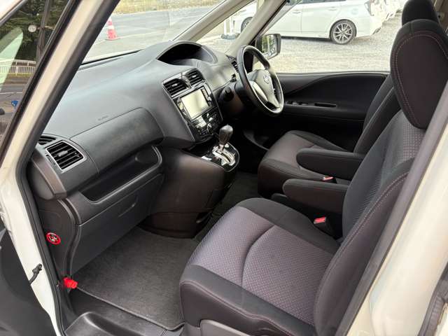 日産 セレナ ２．０ ハイウェイスター Ｓ－ＨＹＢＲＩＤ Ｖセレクション H25年 (近畿) 99