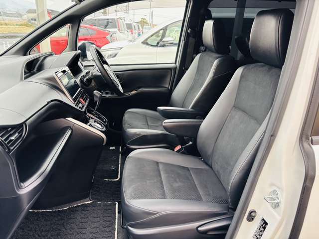トヨタ ヴォクシー ２．０ ＺＳ 煌ＩＩＩ R3年 (近畿) 99