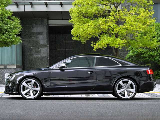 アウディ ＲＳ５ ４．２ ４ＷＤ H25年 (関東) 99