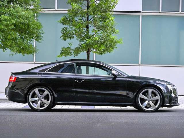 アウディ ＲＳ５ ４．２ ４ＷＤ H25年 (関東) 99