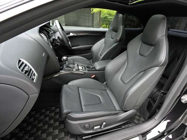 アウディ ＲＳ５ ４．２ ４ＷＤ H25年 (関東) 99