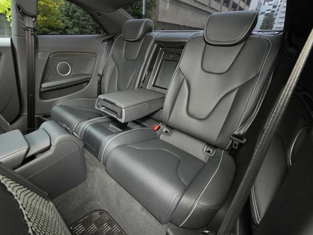 アウディ ＲＳ５ ４．２ ４ＷＤ H25年 (関東) 99