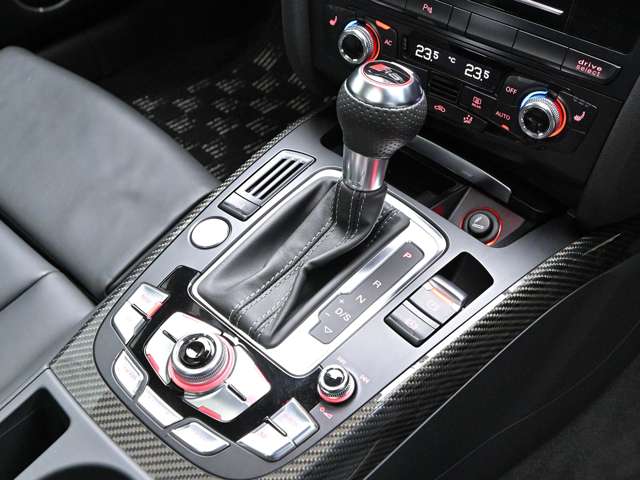 アウディ ＲＳ５ ４．２ ４ＷＤ H25年 (関東) 99