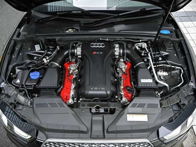 アウディ ＲＳ５ ４．２ ４ＷＤ H25年 (関東) 99