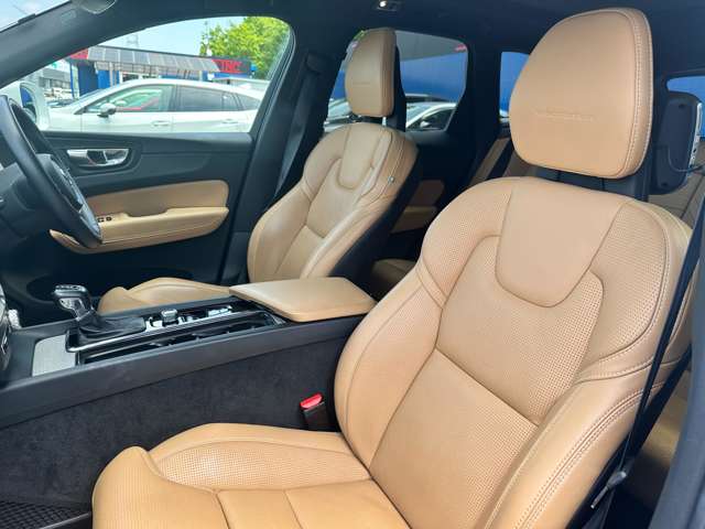 ボルボ ＸＣ６０ Ｔ５ ＡＷＤ インスクリプション ４ＷＤ H29年 (関東) 99