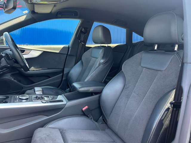 アウディ Ａ５　スポーツバック ４０　ＴＦＳＩ　スポーツ R1年 (関東) 99